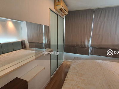 Lumpini Park Pinklao, Bangkok, Thailand Lumpini Park Pinklao, Bangkok, Thailand