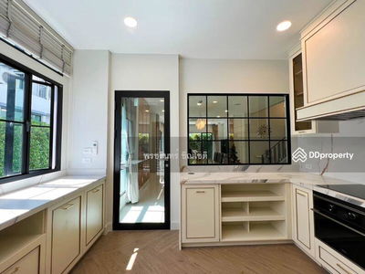 Nantawan Rama 9 New Krungthepkreetha, Bangkok, Thailand Nantawan Rama 9 New Krungthepkreetha, Bangkok, Thailand