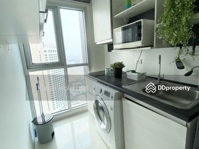 Life Ratchadapisek, Bangkok, Thailand Life Ratchadapisek, Bangkok, Thailand