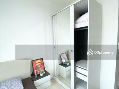 Life Ratchadapisek, Bangkok, Thailand Life Ratchadapisek, Bangkok, Thailand