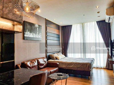 Park Origin Phrom Phong, Bangkok, Thailand Park Origin Phrom Phong, Bangkok, Thailand