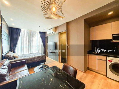 Park Origin Phrom Phong, Bangkok, Thailand Park Origin Phrom Phong, Bangkok, Thailand