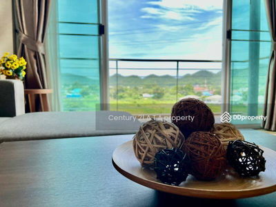 Green Lake Sriracha, Chon Buri, Thailand Green Lake Sriracha, Chon Buri, Thailand