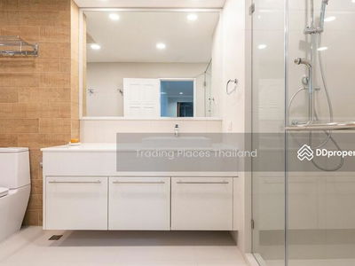 Fifty Fifth Tower, Bangkok, Thailand Fifty Fifth Tower, Bangkok, Thailand