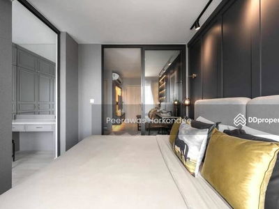 Life One Wireless, Bangkok, Thailand Life One Wireless, Bangkok, Thailand