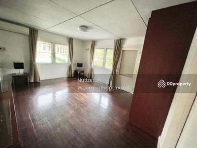 Single house for rent, Phahonyothin Soi 8, Bangkok., Thailand Single house for rent, Phahonyothin Soi 8, Bangkok., Thailand