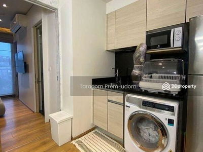 Park Origin Phrom Phong, Bangkok, Thailand Park Origin Phrom Phong, Bangkok, Thailand