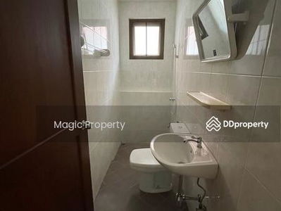 4 Bedrooms House in Soi Phetchaburi 47, Bangkok, Thailand 4 Bedrooms House in Soi Phetchaburi 47, Bangkok, Thailand