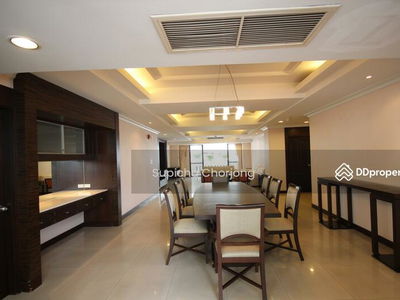 Hawaii Tower, Bangkok, Thailand Hawaii Tower, Bangkok, Thailand