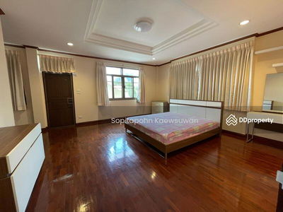 10110, Bangkok, Thailand 10110, Bangkok, Thailand