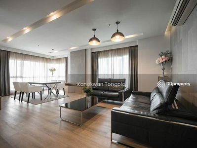 Ivy River, Bangkok, Thailand Ivy River, Bangkok, Thailand