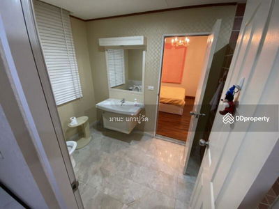 Laddarom, Nonthaburi, Thailand Laddarom, Nonthaburi, Thailand