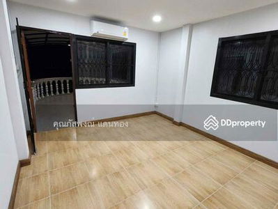 - 2-story detached house, newly renovated, Sukhumvit area, Bang Chak, Bangkok, Thailand - 2-story detached house, newly renovated, Sukhumvit area, Bang Chak, Bangkok, Thailand