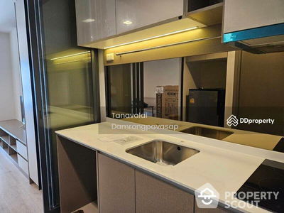 IDEO Sathorn-Wongwian Yai, Bangkok, Thailand IDEO Sathorn-Wongwian Yai, Bangkok, Thailand