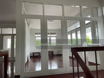 10110, Bangkok, Thailand 10110, Bangkok, Thailand