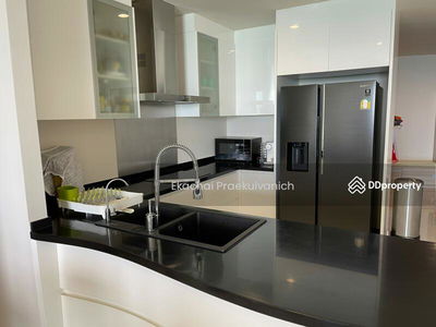 Movenpick White Sand Beach Pattaya, Chon Buri, Thailand Movenpick White Sand Beach Pattaya, Chon Buri, Thailand