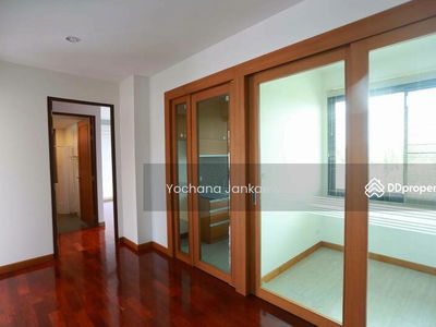 Large 5-Br House near BTS Phra Khanong, Bangkok, Thailand Large 5-Br House near BTS Phra Khanong, Bangkok, Thailand