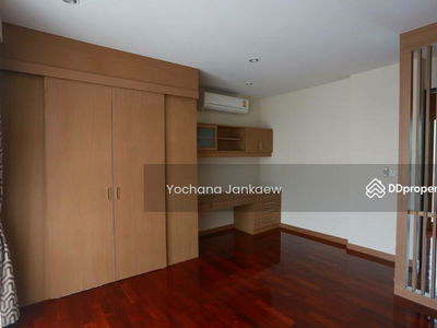 Large 5-Br House near BTS Phra Khanong, Bangkok, Thailand Large 5-Br House near BTS Phra Khanong, Bangkok, Thailand