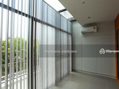 Large 5-Br House near BTS Phra Khanong, Bangkok, Thailand Large 5-Br House near BTS Phra Khanong, Bangkok, Thailand
