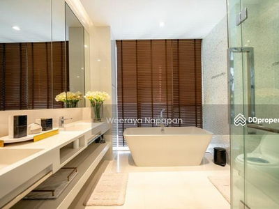 Urbana Langsuan, Bangkok, Thailand Urbana Langsuan, Bangkok, Thailand