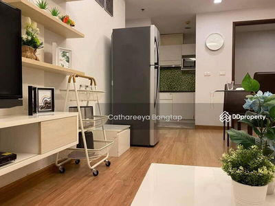 Thru Thonglor, Bangkok, Thailand Thru Thonglor, Bangkok, Thailand