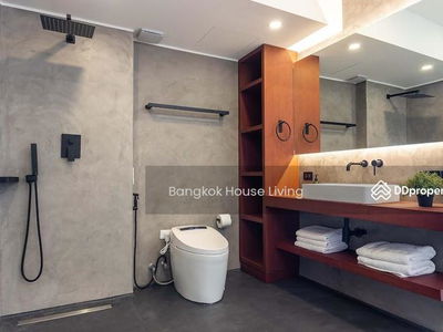 Royal Castle Sukhumvit, Bangkok, Thailand Royal Castle Sukhumvit, Bangkok, Thailand