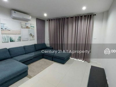 The Complete Sriracha, Chon Buri, Thailand The Complete Sriracha, Chon Buri, Thailand