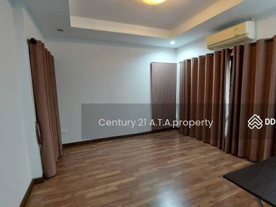 The Complete Sriracha, Chon Buri, Thailand The Complete Sriracha, Chon Buri, Thailand