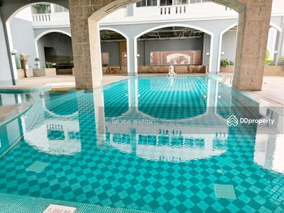 Commonwealth Pinklao, Bangkok, Thailand Commonwealth Pinklao, Bangkok, Thailand