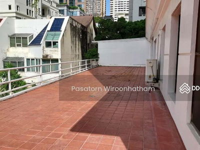 Vanicha Park Langsuan, Bangkok, Thailand Vanicha Park Langsuan, Bangkok, Thailand