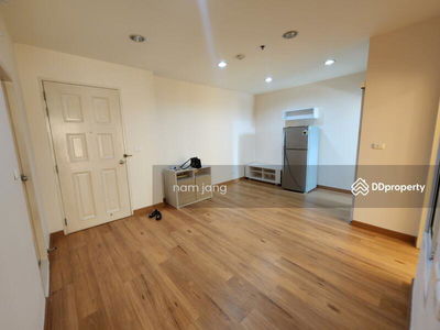 Life @ BTS Tha-Phra, Bangkok, Thailand Life @ BTS Tha-Phra, Bangkok, Thailand