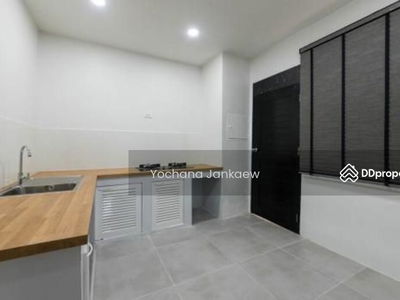 Spacious 7-Br Townhouse near BTS Ekkamai, Bangkok, Thailand Spacious 7-Br Townhouse near BTS Ekkamai, Bangkok, Thailand
