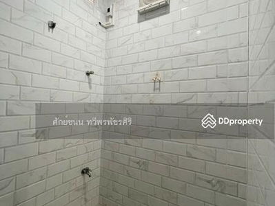 Lat Phrao 64, Intersection 7, Bangkok, Thailand Lat Phrao 64, Intersection 7, Bangkok, Thailand