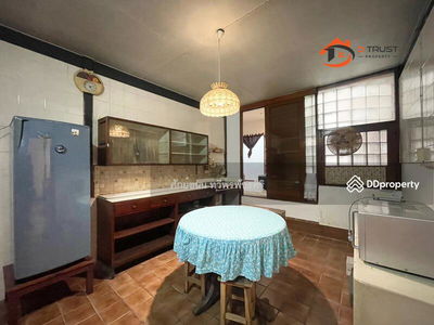 Lat Phrao 64, Intersection 7, Bangkok, Thailand Lat Phrao 64, Intersection 7, Bangkok, Thailand