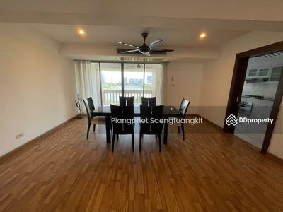 Asoke Towers, Bangkok, Thailand Asoke Towers, Bangkok, Thailand