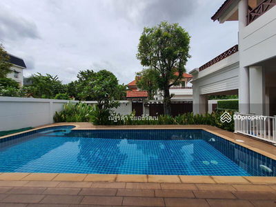 House with private pool in Soi. Soonvijai 4, Bangkok, Thailand House with private pool in Soi. Soonvijai 4, Bangkok, Thailand