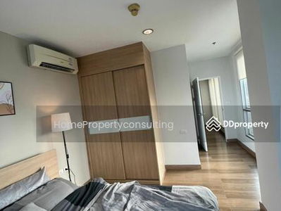 Life @ Ratchada-Huai Khwang, Bangkok, Thailand Life @ Ratchada-Huai Khwang, Bangkok, Thailand