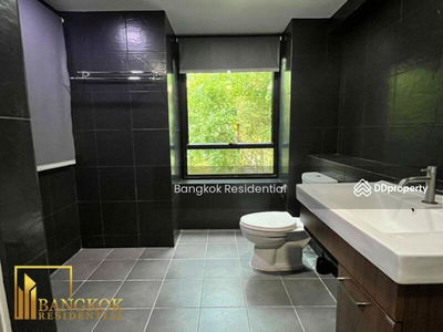 Yenakart Garden, Bangkok, Thailand Yenakart Garden, Bangkok, Thailand