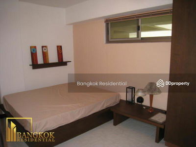 Royal Castle Sukhumvit, Bangkok, Thailand Royal Castle Sukhumvit, Bangkok, Thailand