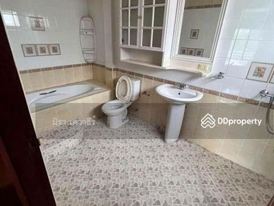 Premium House for rent 2-storeyt. Next to J Park Sriracha and near the intersection to Sriracha, Chon Buri, Thailand Premium House for rent 2-storeyt. Next to J Park Sriracha and near the intersection to Sriracha, Chon Buri, Thailand