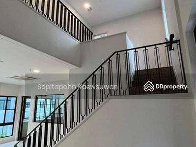 Nantawan Rama 9 New Krungthepkreetha, Bangkok, Thailand Nantawan Rama 9 New Krungthepkreetha, Bangkok, Thailand