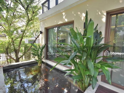 Narasiri Pattanakarn-Srinakarin, Bangkok, Thailand Narasiri Pattanakarn-Srinakarin, Bangkok, Thailand