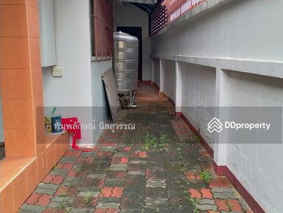 Soi On Nut 77 Intersection 16, Bangkok, Thailand Soi On Nut 77 Intersection 16, Bangkok, Thailand