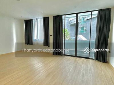 For rent and Sale Townhouse 3 storey near Bts Taksin 6 bedrooms 7 Bathrooms, Bangkok, Thailand For rent and Sale Townhouse 3 storey near Bts Taksin 6 bedrooms 7 Bathrooms, Bangkok, Thailand