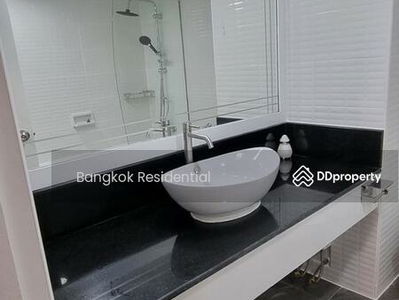 Omni Tower Sukhumvit Nana, Bangkok, Thailand Omni Tower Sukhumvit Nana, Bangkok, Thailand