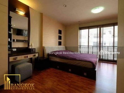 Townhouse in Compound, Bangkok, Thailand Townhouse in Compound, Bangkok, Thailand