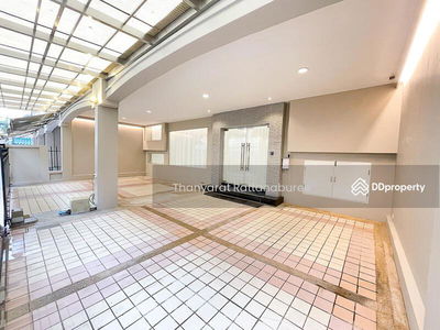 Banklangkrung Grande Vienna Rama 3, Bangkok, Thailand Banklangkrung Grande Vienna Rama 3, Bangkok, Thailand