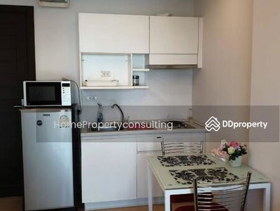 Thru Thonglor, Bangkok, Thailand Thru Thonglor, Bangkok, Thailand