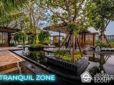 Reflection Jomtien Beach, Pattaya, Thailand Reflection Jomtien Beach, Pattaya, Thailand