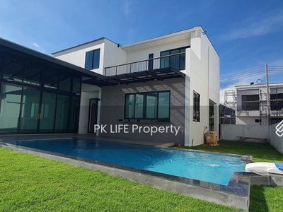 Gehäuse In Ban Ratsada, Thailand Gehäuse In Ban Ratsada, Thailand